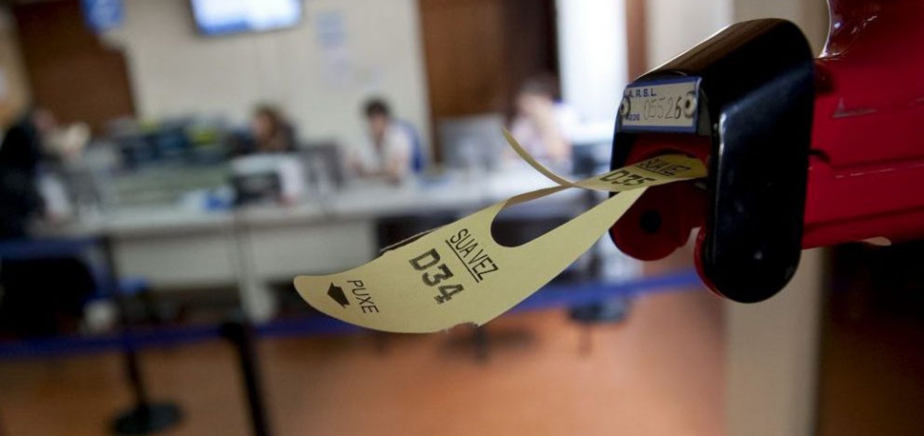 Investir nos serviços públicos: Saúde, Educação, Transportes e Comunicações