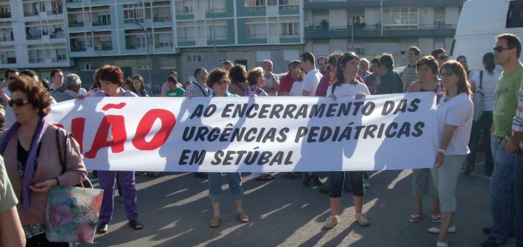 Concentração das populações contra o encerramento das Urgências Pediátricas do Barreiro e Setúbal
