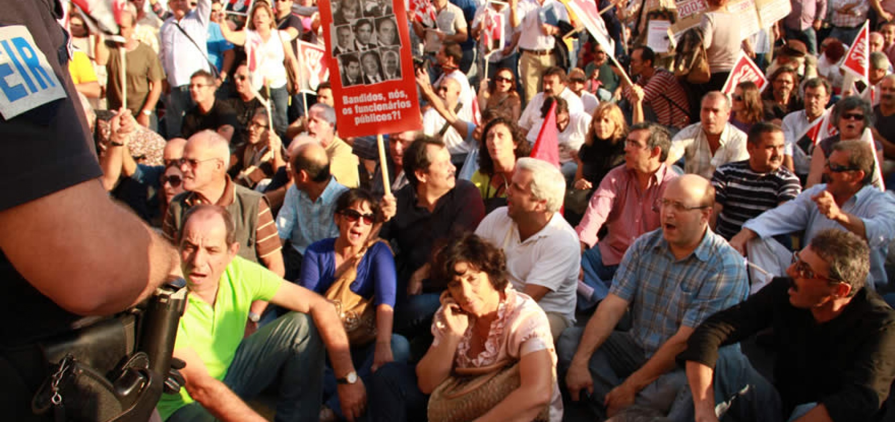 Milhares de trabalhadores da Função Pública em luta contra políticas de agressão e roubo