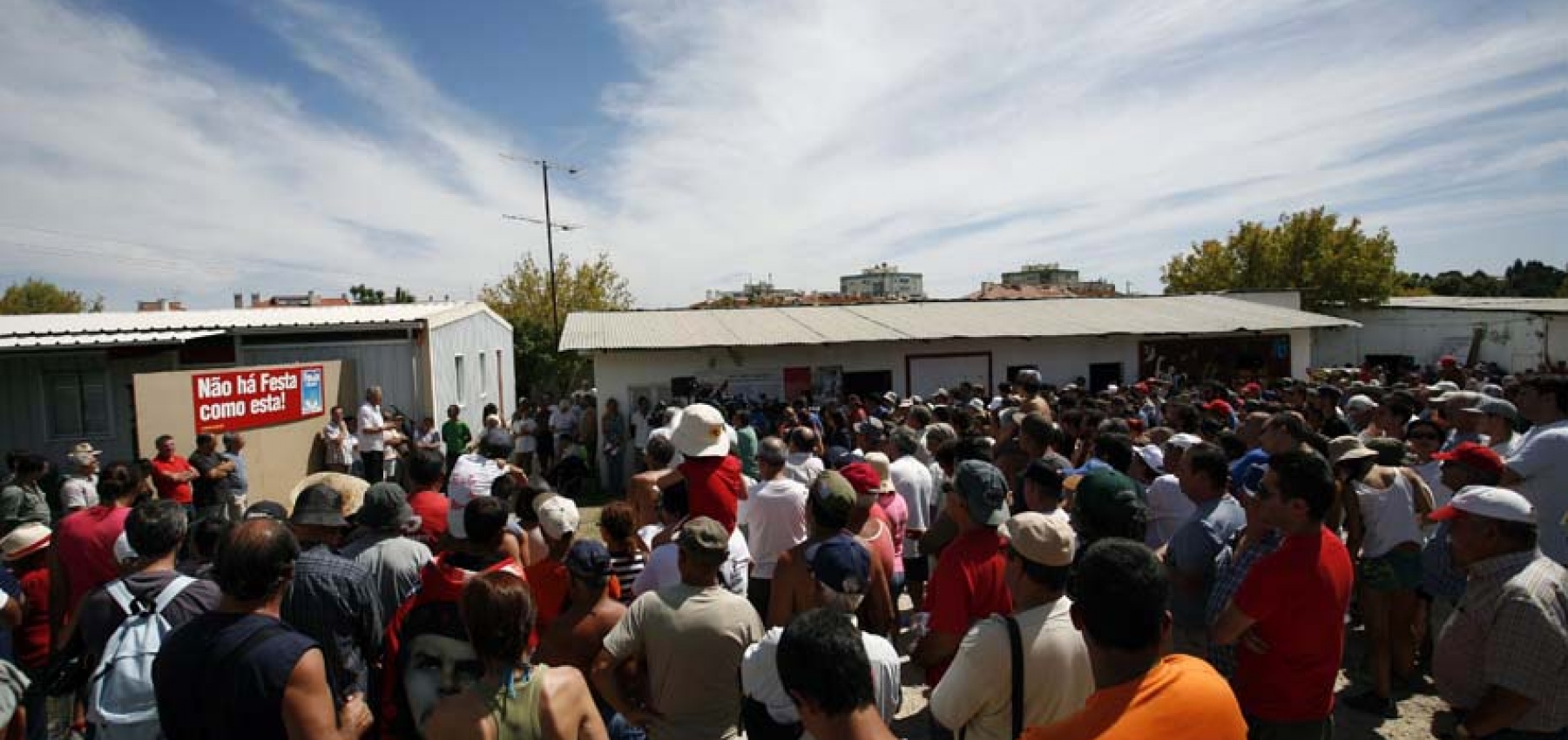 Secretário-Geral saúda os construtores da Festa do Avante!