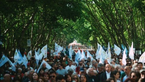Milhares na rua para cumprir Abril, com coragem e determinação