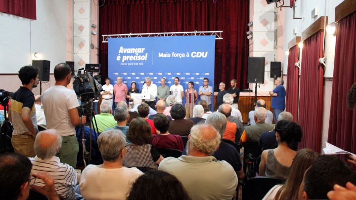 Os riscos de andar para trás existem não apenas com o voto no PSD e CDS mas também no PS