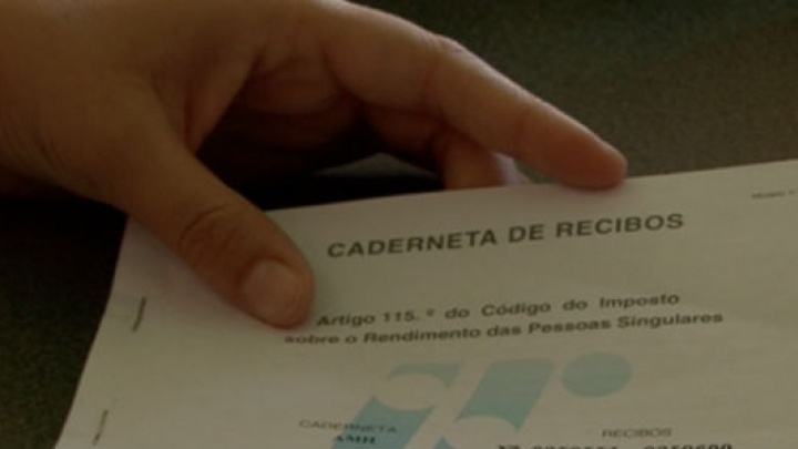 Combate os «falsos recibos verdes» convertendo-os em contratos efectivos