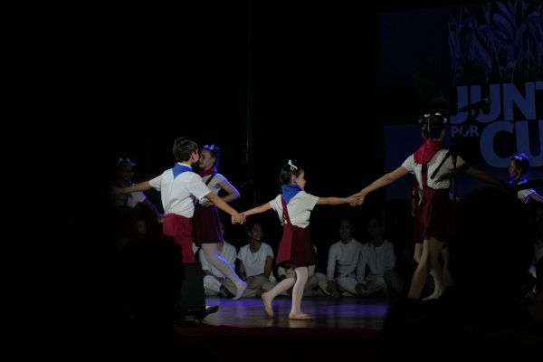 Acto de solidariedade «Juntos por Cuba»