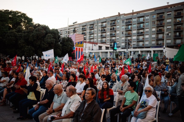 Comício em Almada