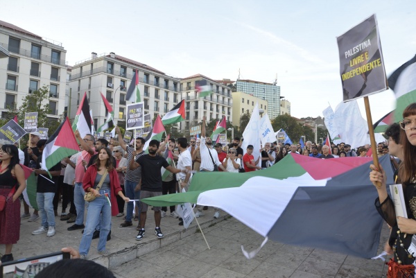 "For Peace in the Middle East! For the rights of the Palestinian people"