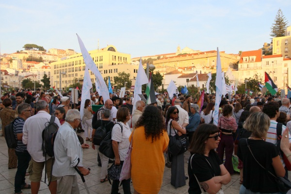 "For Peace in the Middle East! For the rights of the Palestinian people"