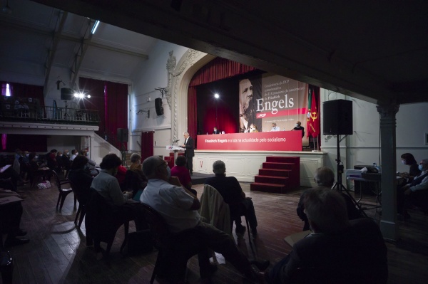 Conferência do PCP «Engels e a luta na actualidade pelo socialismo»