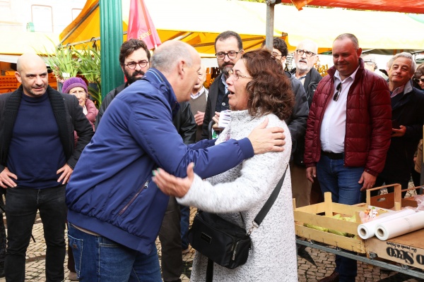 Contacto com população das Caldas da Rainha