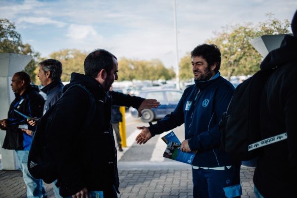 Contacto com trabalhadores da Autoeuropa