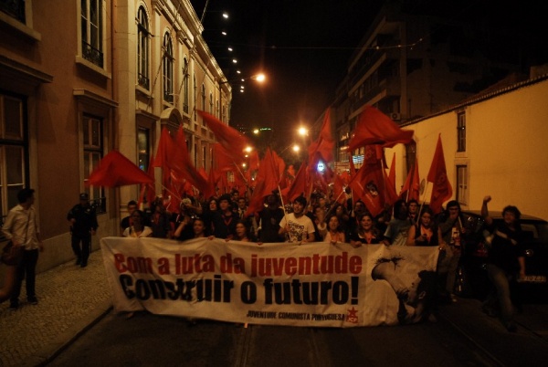 No âmbito do 9º Congresso da JCP realizou-se, em Lisboa, um desfile que culminou num concerto, no Largo Camões, onde participar