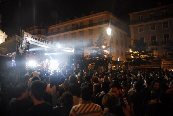 No âmbito do 9º Congresso da JCP realizou-se, em Lisboa, um desfile que culminou num concerto, no Largo Camões, onde participar