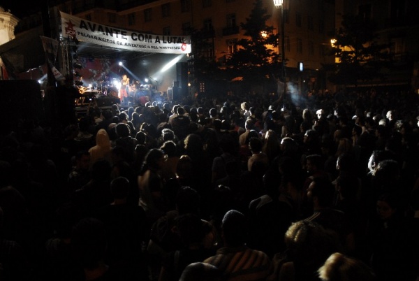 No âmbito do 9º Congresso da JCP realizou-se, em Lisboa, um desfile que culminou num concerto, no Largo Camões, onde participar