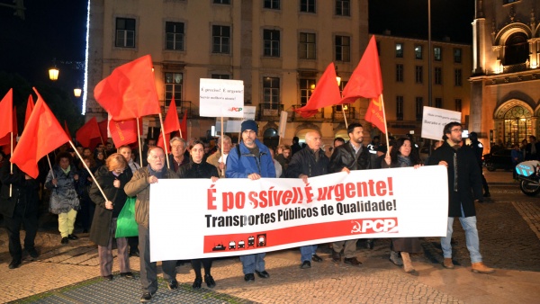 Desfile «Defesa de Transportes Públicos de Qualidade»