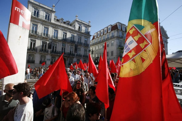 Desfile do PCP «Dissolução da Assembleia da República. Eleições Antecipadas» - Lisboa