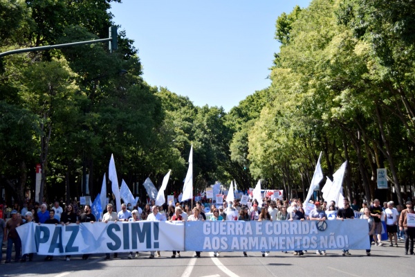 Desfile «Paz Sim! Guerra e corrida aos armamentos não!», Lisboa