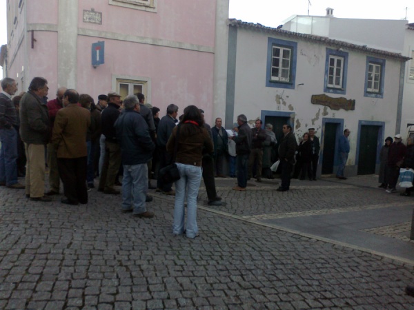 Concentração em Monchique contra o encerramento do Tribunal, Finanças e Extensões de Saúde