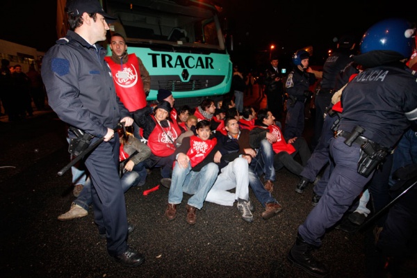 CTT Cabo Ruivo, trabalhadores resistem à pressão policial