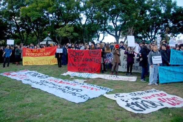Mais de 7000 estudantes do ensino superior manifestam-se em Lisboa