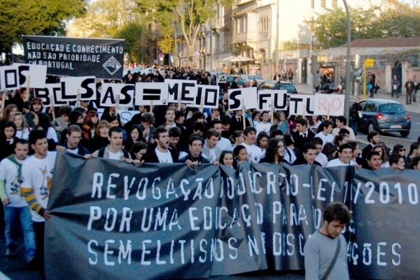 Mais de 7000 estudantes do ensino superior manifestam-se em Lisboa