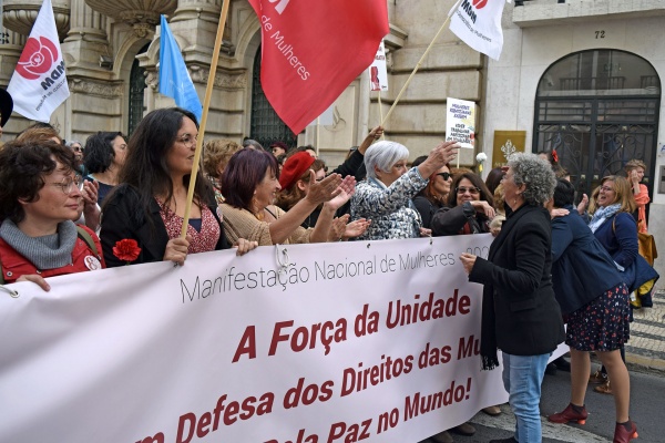 National Demonstration of Women promoted by Democratic Women's Movement (MDM)