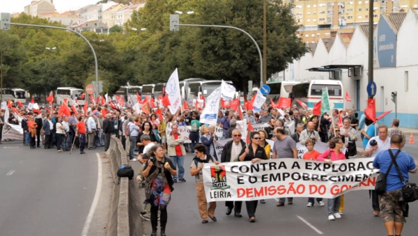 Marcha por Abril contra a exploração e o empobrecimento