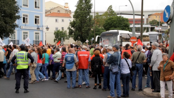 Marcha por Abril contra a exploração e o empobrecimento