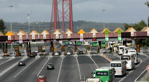 Marcha por Abril contra a exploração e o empobrecimento