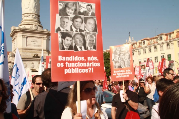 Milhares de trabalhadores da Função Pública em luta contra políticas de agressão e roubo