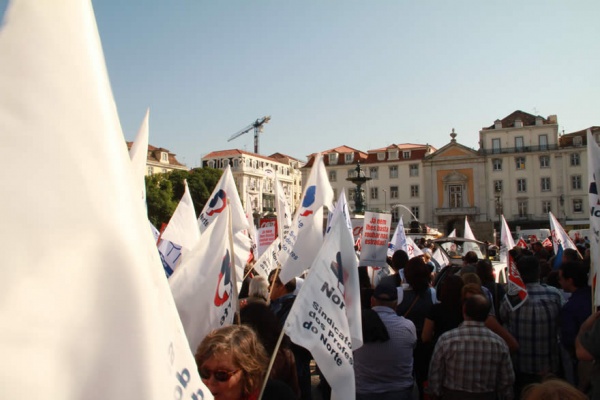 Milhares de trabalhadores da Função Pública em luta contra políticas de agressão e roubo