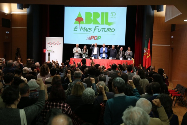 Sessão «25 de Abril uma Revolução libertadora e emancipadora. Abril é mais futuro!»