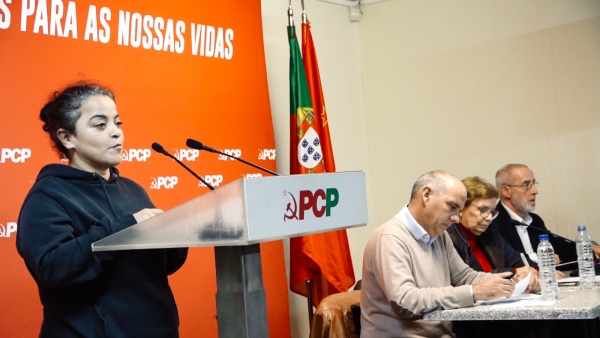 Sessão «Pelo direito à Habitação – testemunhos da realidade na região do Porto»