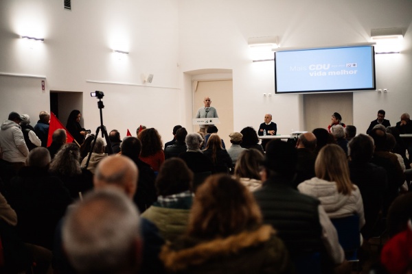 Sessão Pública «É hora de mudar e política» na Vidigueira