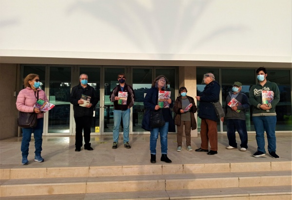 With workers in 500 workplaces