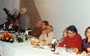 Álvaro Cunhal evocando os 80 anos de José Vitoriano, num almoço com familiares e muitos camaradas no Centro de Trabalho Soeiro Pereira Gomes