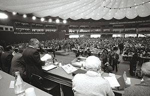 Discursando no Encontro Nacional dos Trabalhadores das Pescas, Setúbal, Novembro 1983